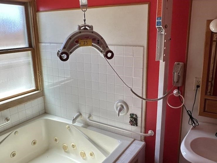molift-nomad-bathroom-lift-image-1