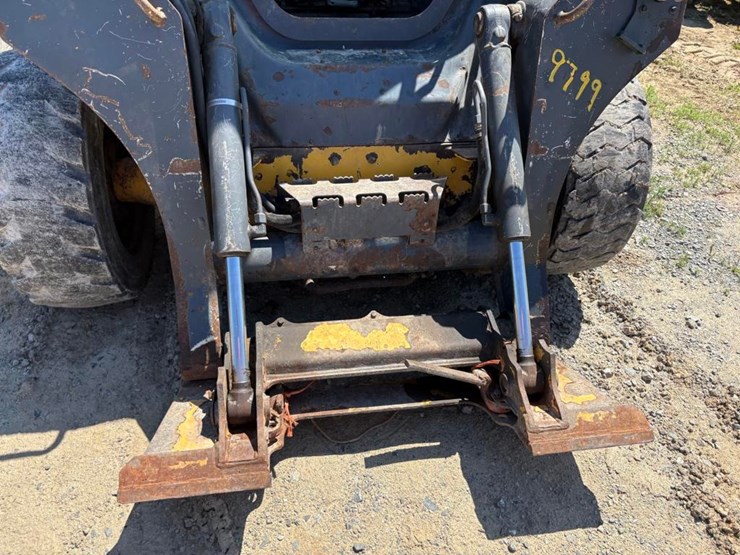 2018-deere-320g-image-7