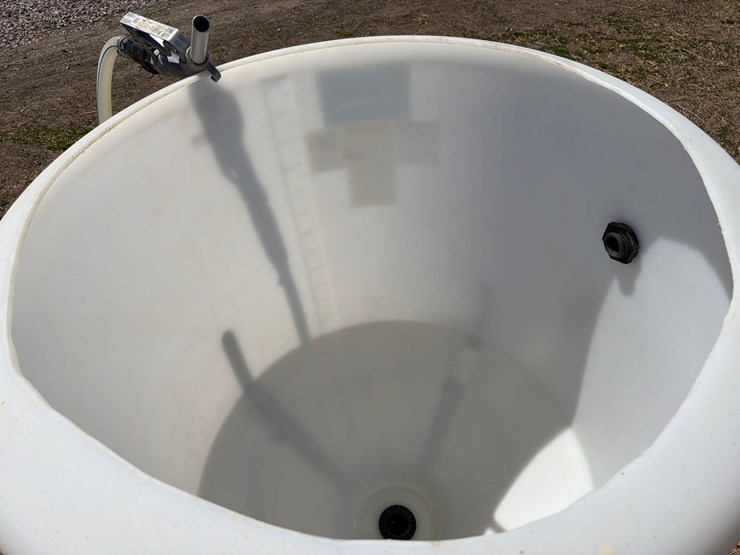 150-gallon-bottle-mixing-tank-image-12