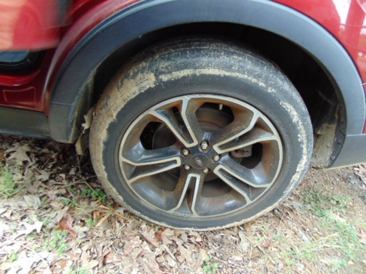 2015-ford-explorer-image-5