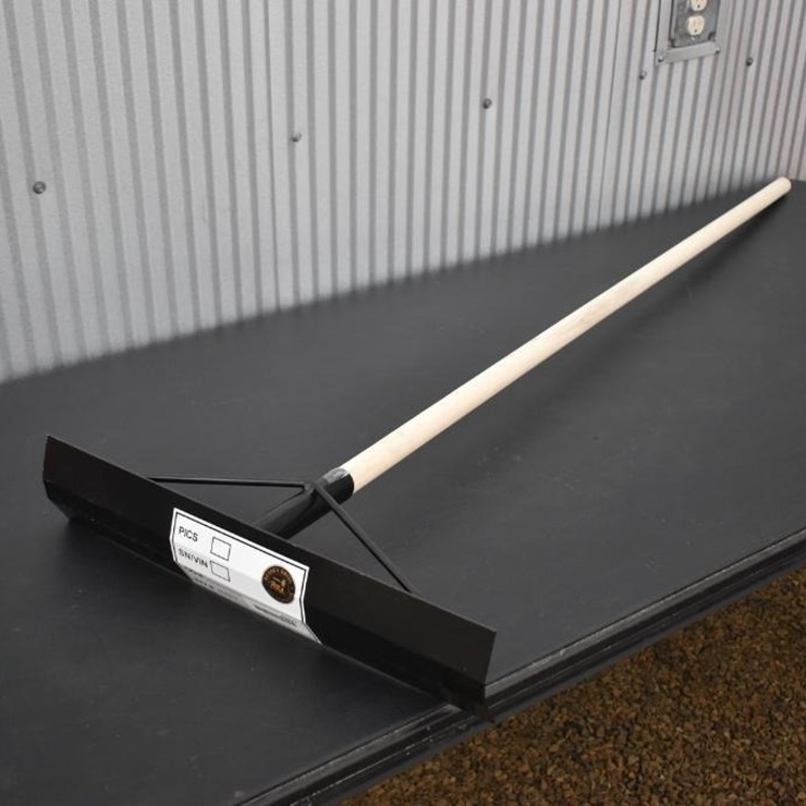 KRAFT WOOD HANDLED CONCRETE RAKE 43977