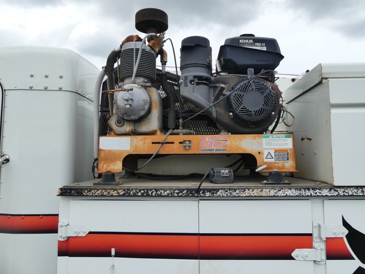 2012-kenworth-t370-image-12