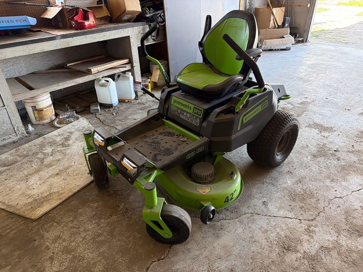 greenworks-pro-crz-428-zero-turn-lawnmower-image-1