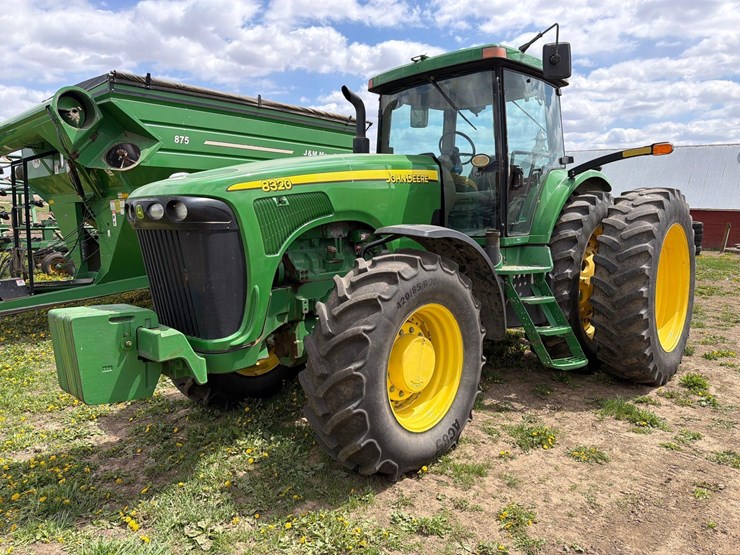 john-deere-8320-image-1