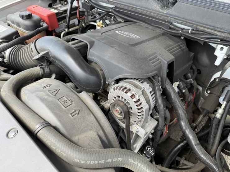 2007-chevrolet-suburban-2500-image-12