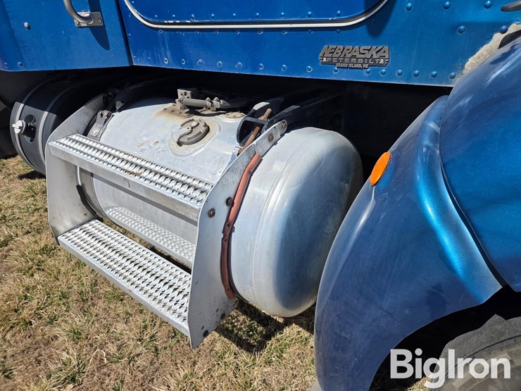 2012-peterbilt-386-image-17