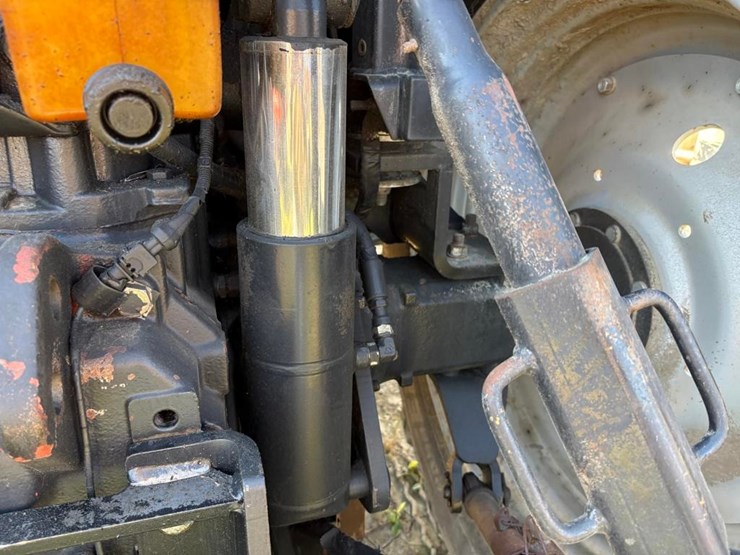 case-mxu125-tractor-image-18