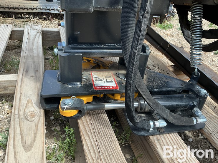 danuser-sm40-skid-steer-post-pounder-image-12