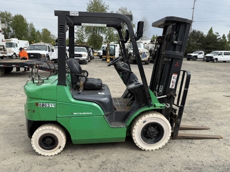 2015-mitsubishi-fg25n-image-3