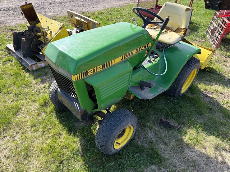 john-deere-212-image-15