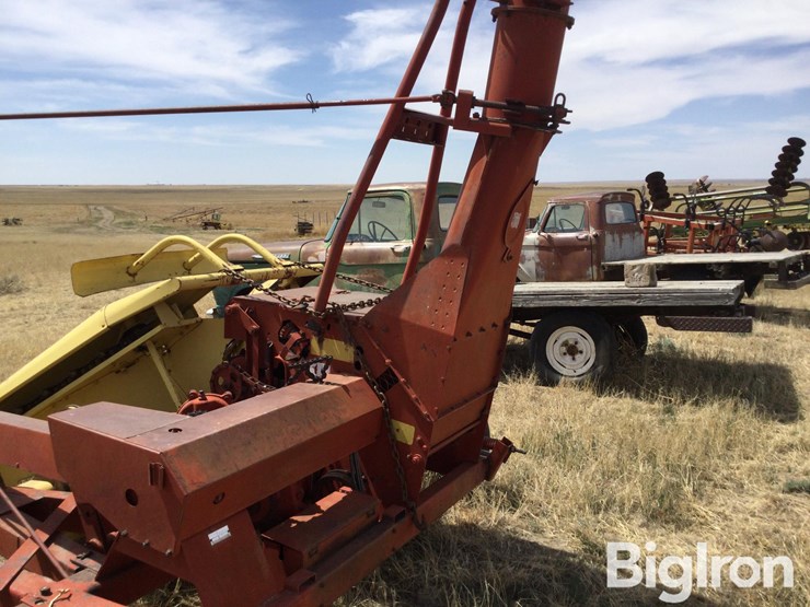 new-holland-880-image-16