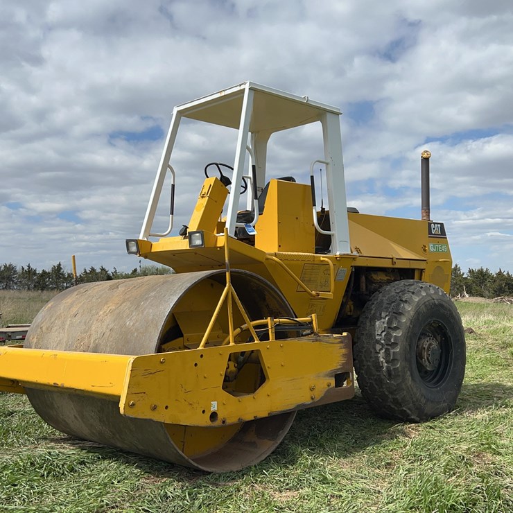 1987 CATERPILLAR CS-553