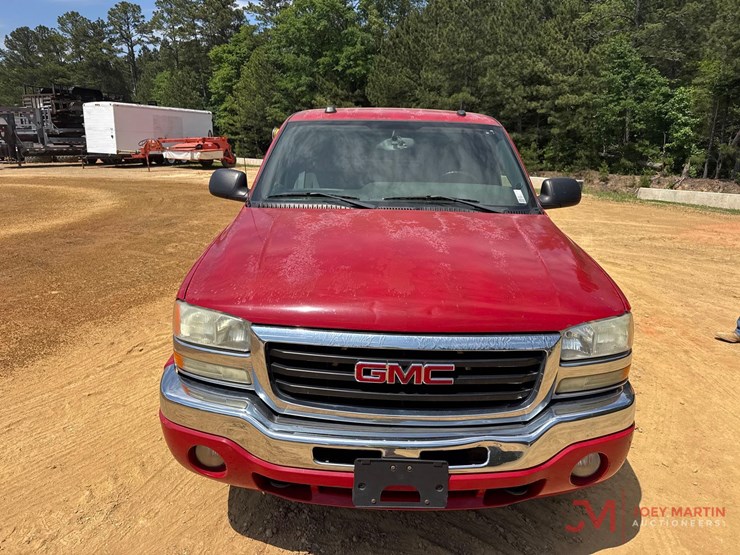 2004-gmc-sierra-1500-image-7