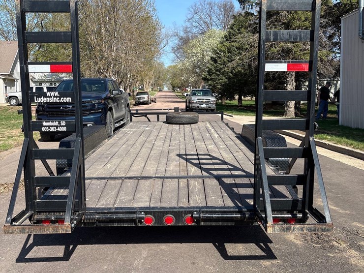 2019-pj-7ft-x-18ft-beaver-tail-bumper-hitch-trailer--1-owner-image-4