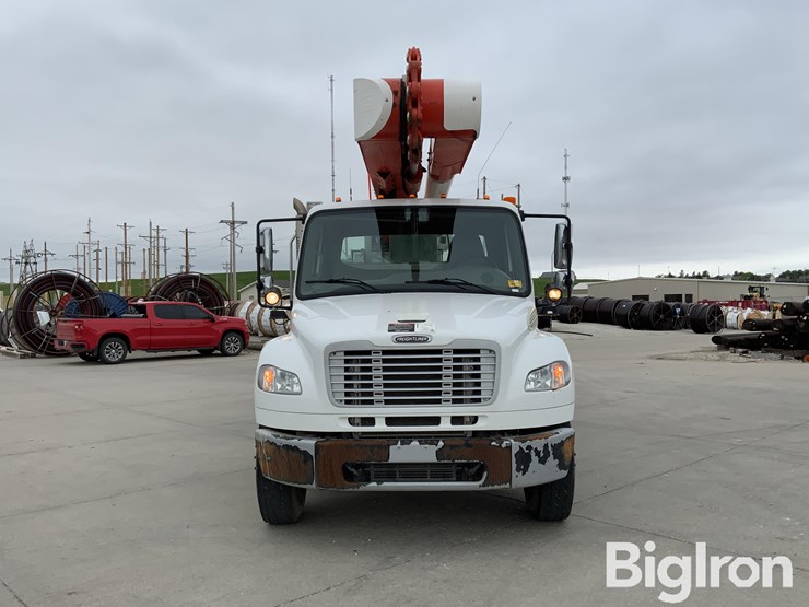 2014-freightliner-m2-106-image-2