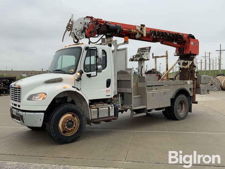 2012-freightliner-m2-106-image-1