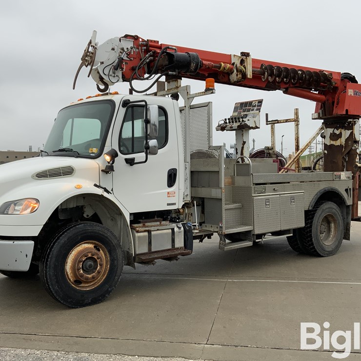 2012 FREIGHTLINER M2 106