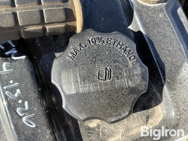 2025-massey-ferguson-730-image-16