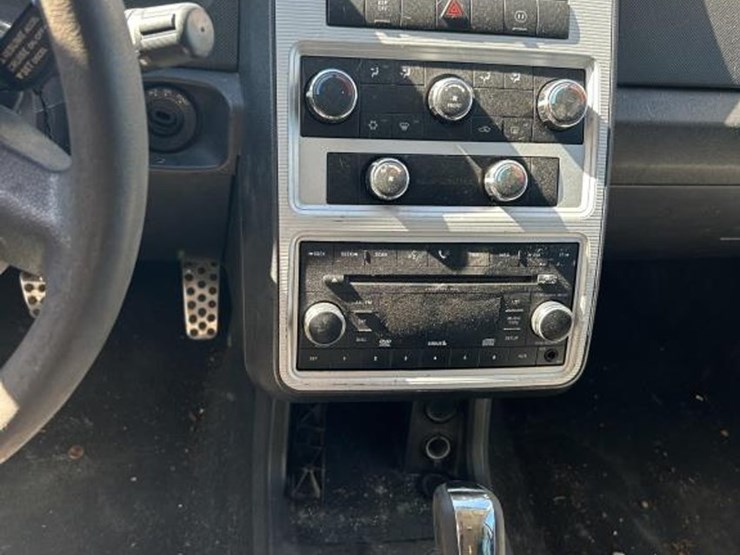 2009-dodge-journey-sxt-image-14