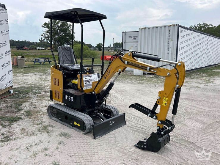 2026-cfg-industrial-h13r-mini-excavator-image-2