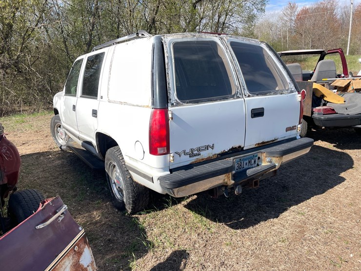 1999-gmc-yukon-image-2