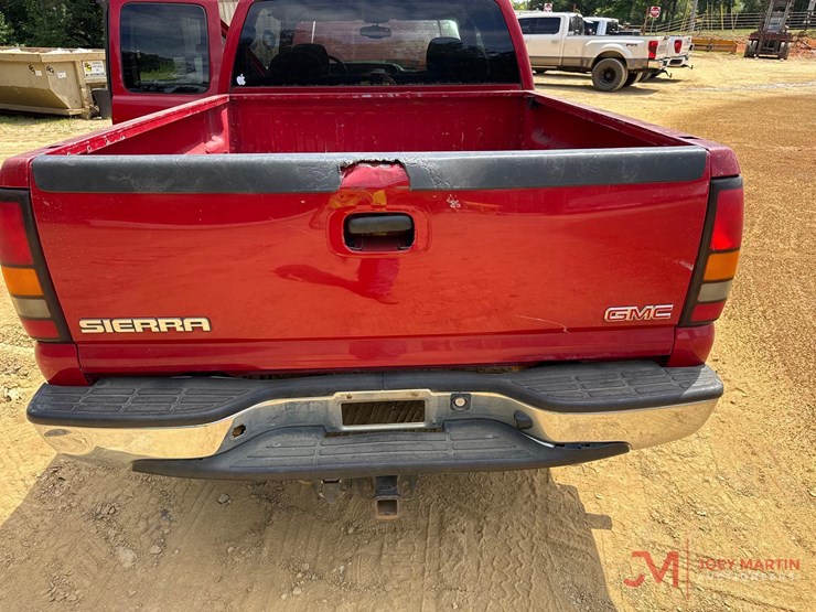 2004-gmc-sierra-1500-image-11