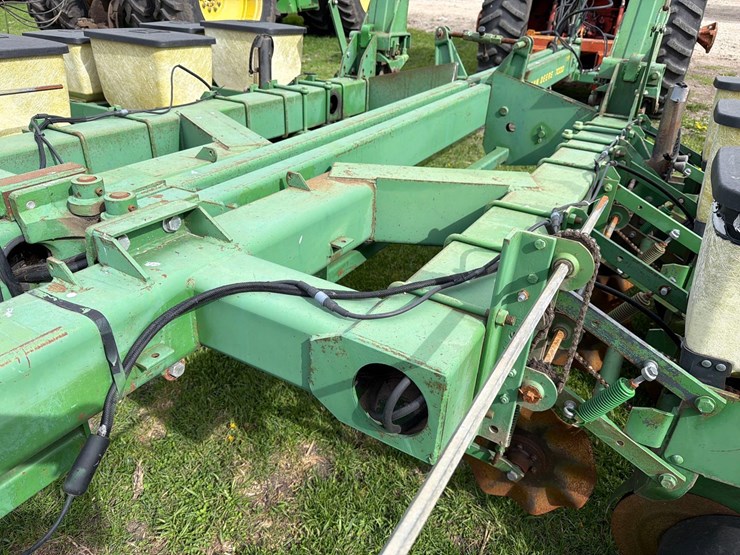 john-deere-7000-image-14