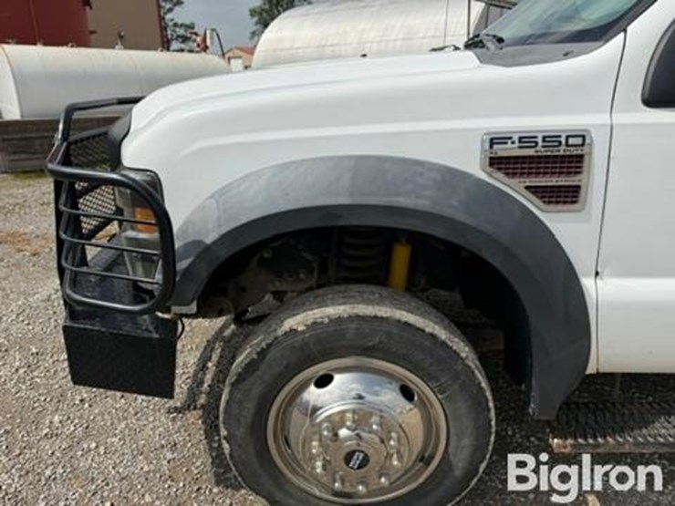 2009-ford-f550-image-11
