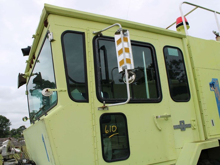 1988-oshkosh-t-3000-airport-pumper-speciality-vehicle-10t9l5eh3j1032880-mileage:-9175-(2270-ho-image-14