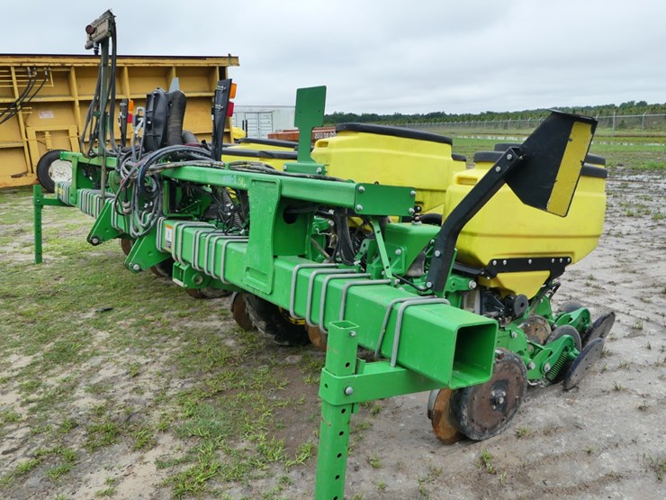 john-deere-1705-image-3