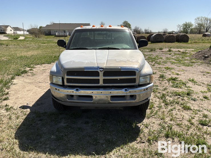 2000-dodge-ram-3500-image-2