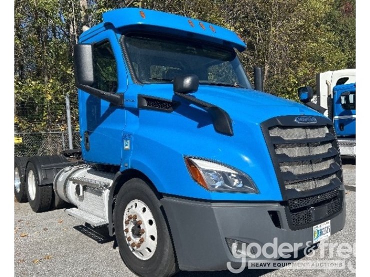 2019-freightliner-cascadia-116-image-2