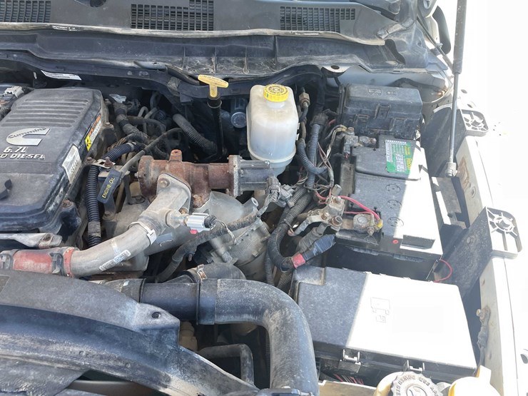 #6925-•-2013-ram-5500-heavy-duty-image-101