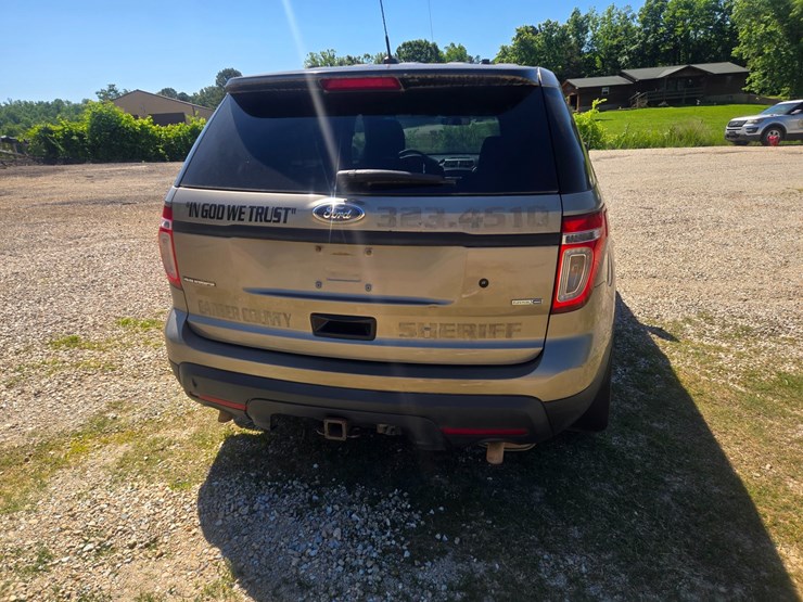2015-ford-explorer-image-11