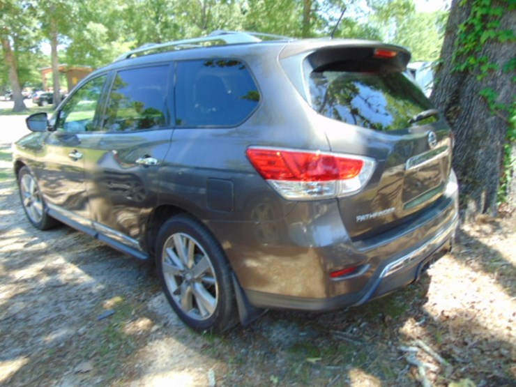2016-nissan-pathfinder-image-9