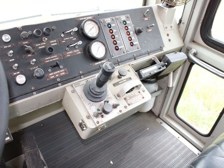1988-oshkosh-t-3000-airport-pumper-speciality-vehicle-10t9l5eh3j1032880-mileage:-9175-(2270-ho-image-32