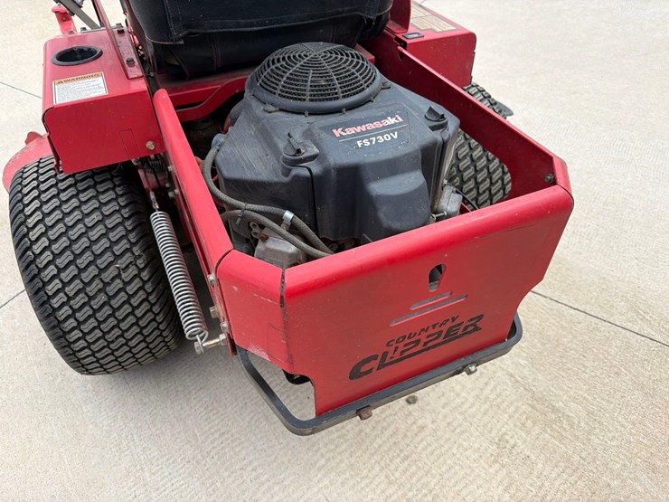 country-clipper-challenger-zero-turn-lawnmower-image-5