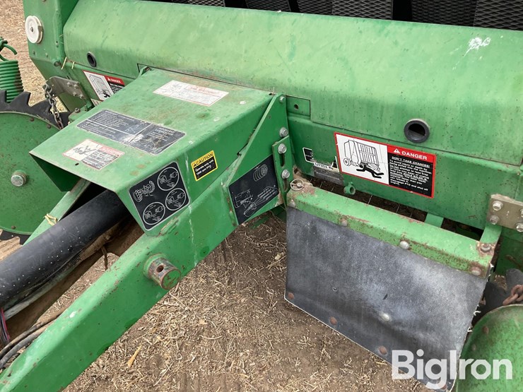 john-deere-566-image-12
