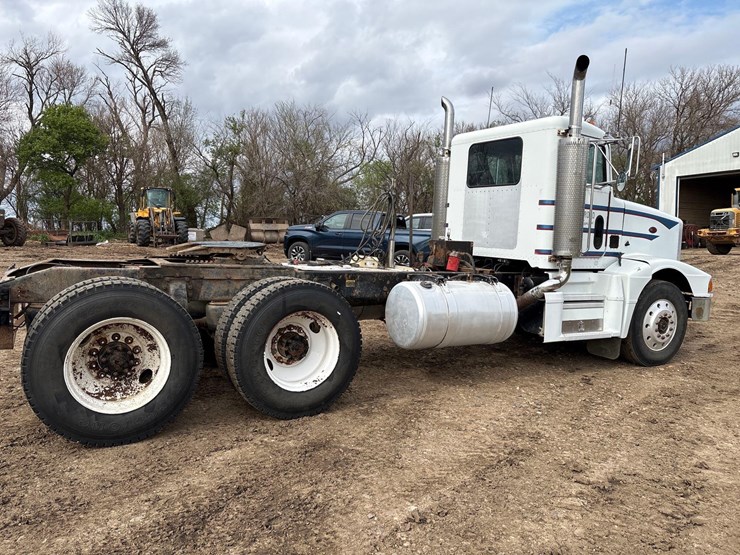 1989-peterbilt-377-image-5