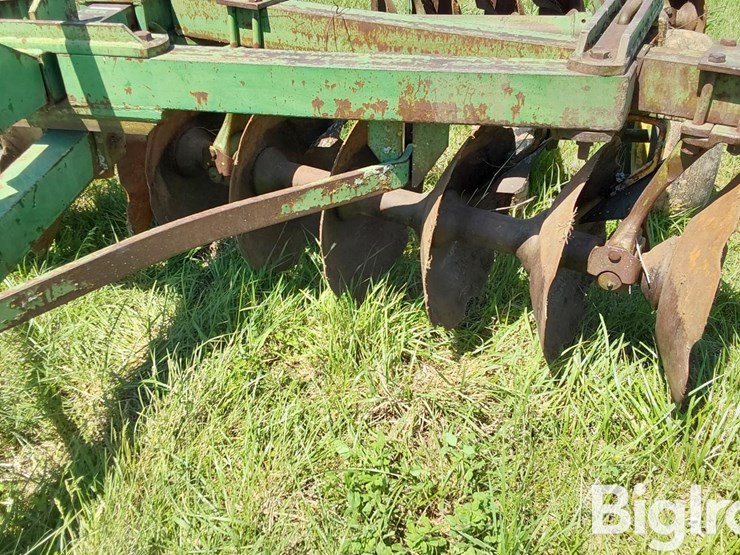 john-deere-12-image-11