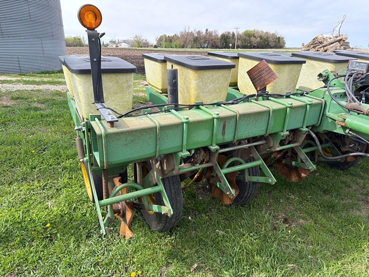 john-deere-7000-image-18