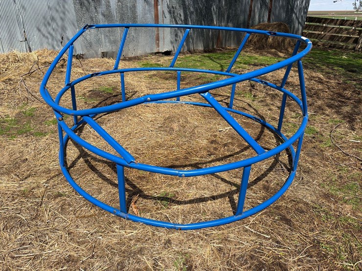 round-bale-feeder-image-1