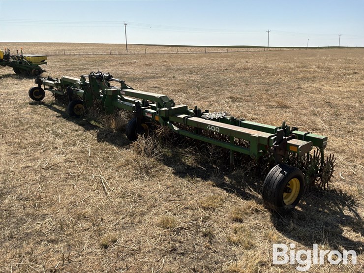 john-deere-400-image-1