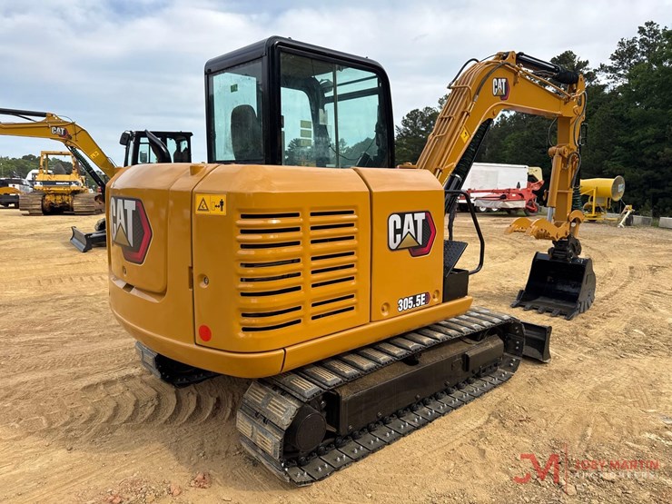 2021-caterpillar-305.5-image-4