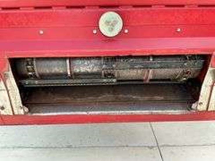 2012-case-ih-6130-image-16