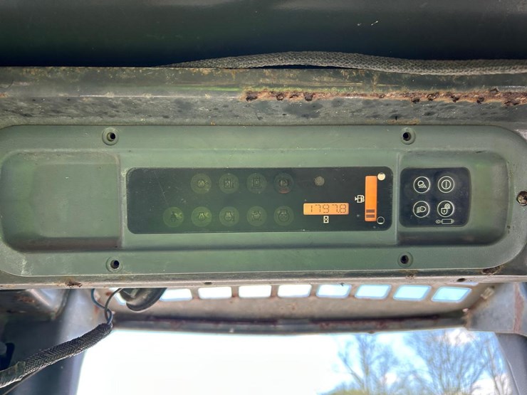 new-holland-l180-image-21