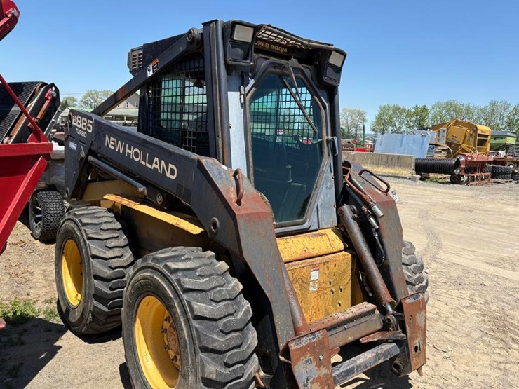 new-holland-lx885-image-4