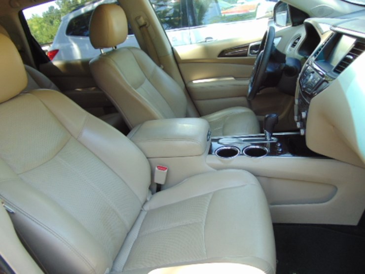 2016-nissan-pathfinder-image-7
