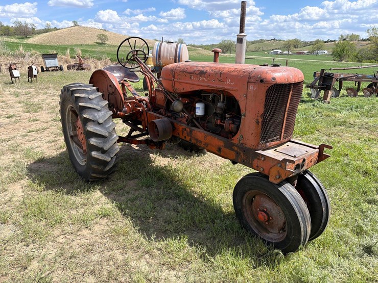 allis-chalmers-wd-tractor-image-2