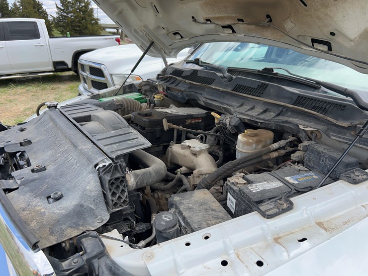 2011-dodge-3500-image-5